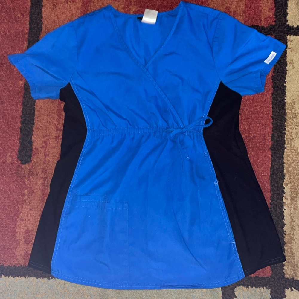 Women’s Cherokee Scrub Top‎